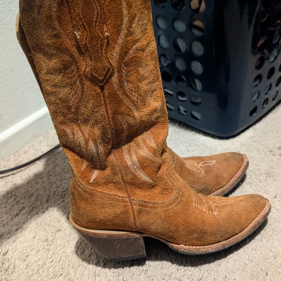 Idyllwind Shoes - Idyllwind Women's Charmed Life Brown Western Boots In Tan Suede With Round Toe